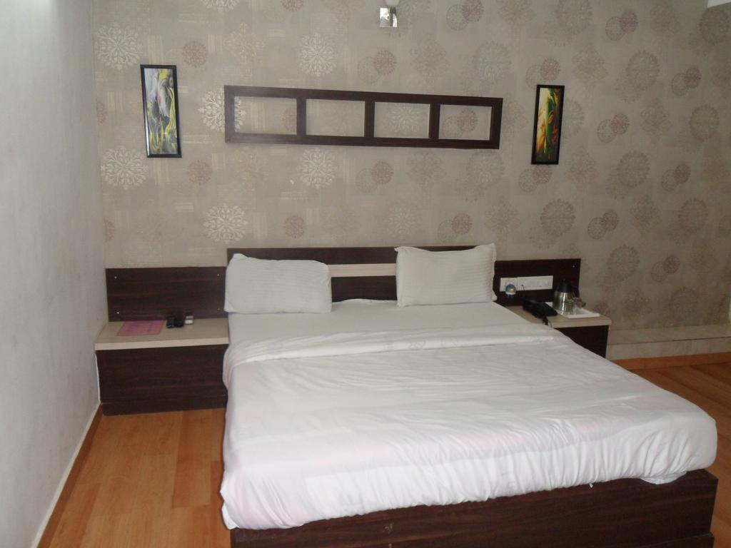 Hotel Avion Inn Αχμπανταμπάντ Δωμάτιο φωτογραφία