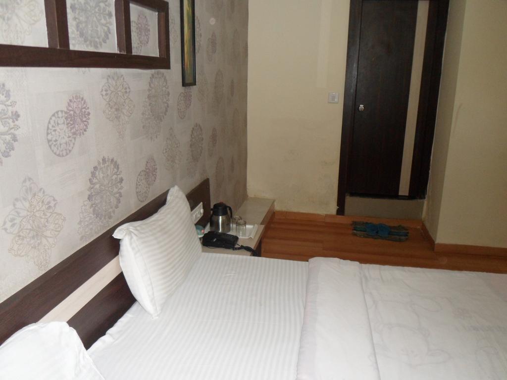 Hotel Avion Inn Αχμπανταμπάντ Δωμάτιο φωτογραφία
