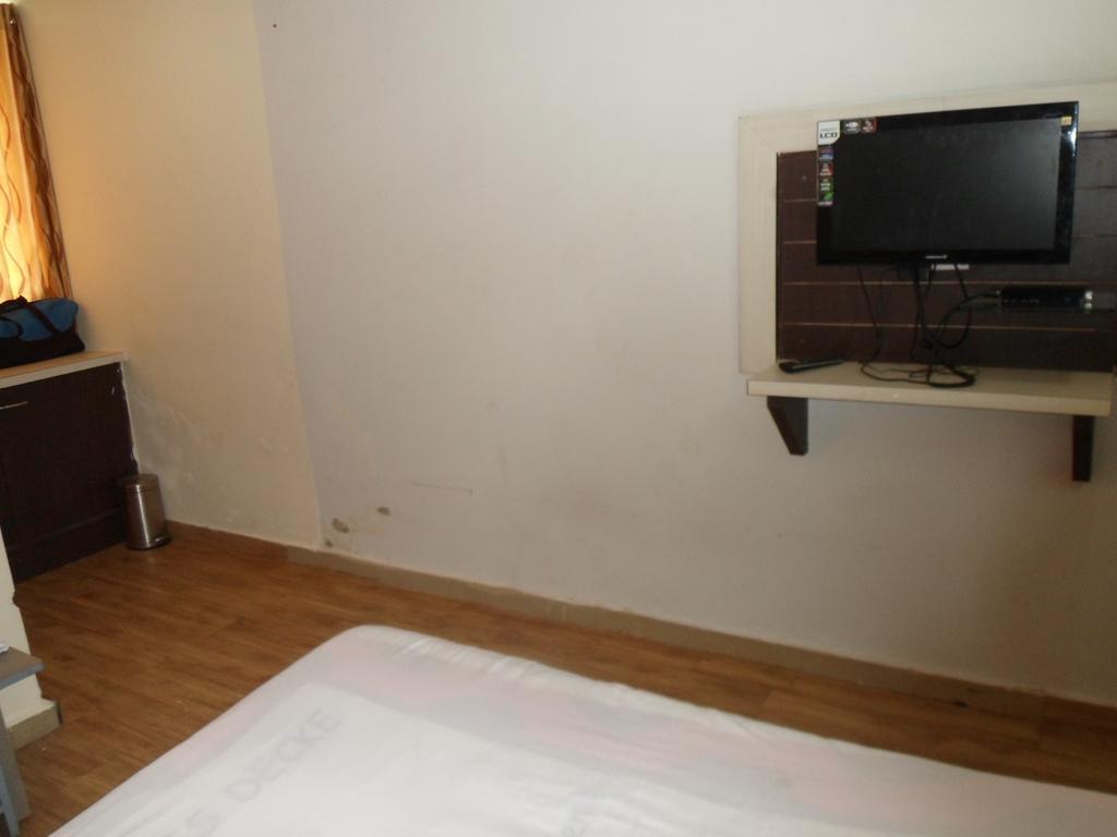 Hotel Avion Inn Αχμπανταμπάντ Δωμάτιο φωτογραφία
