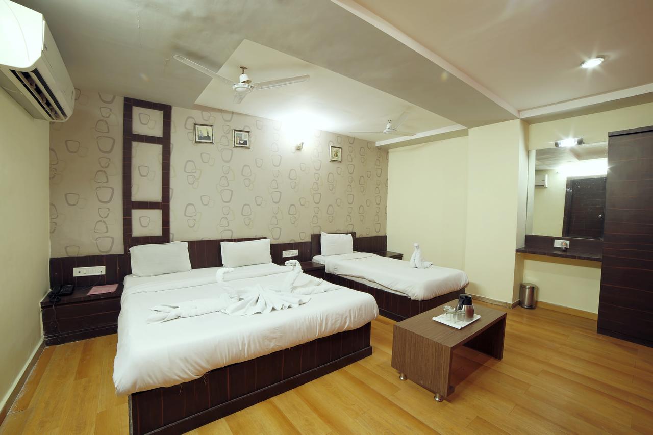 Hotel Avion Inn Αχμπανταμπάντ Εξωτερικό φωτογραφία